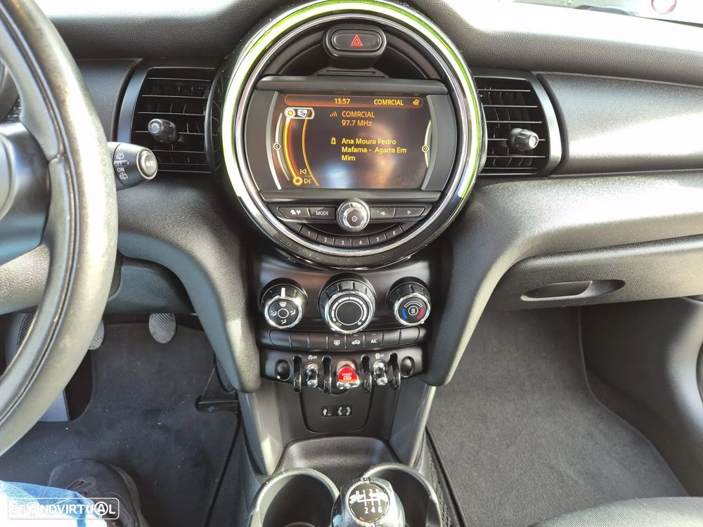 MINI 3 Portas One D - 22