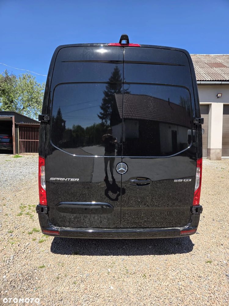 Mercedes-Benz Sprinter - 5