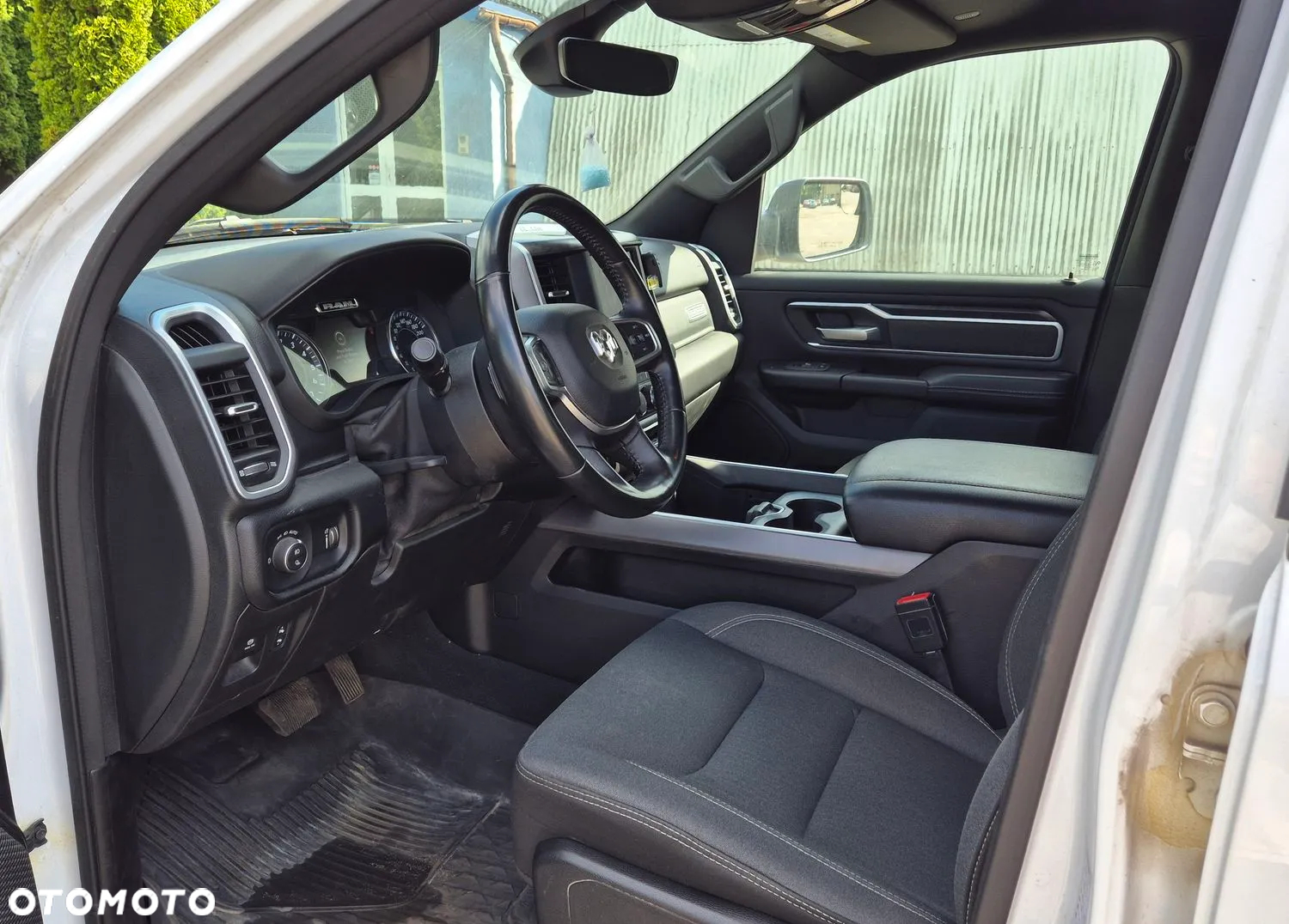 RAM 1500 Quad Cab Longbed Bighorn - 15