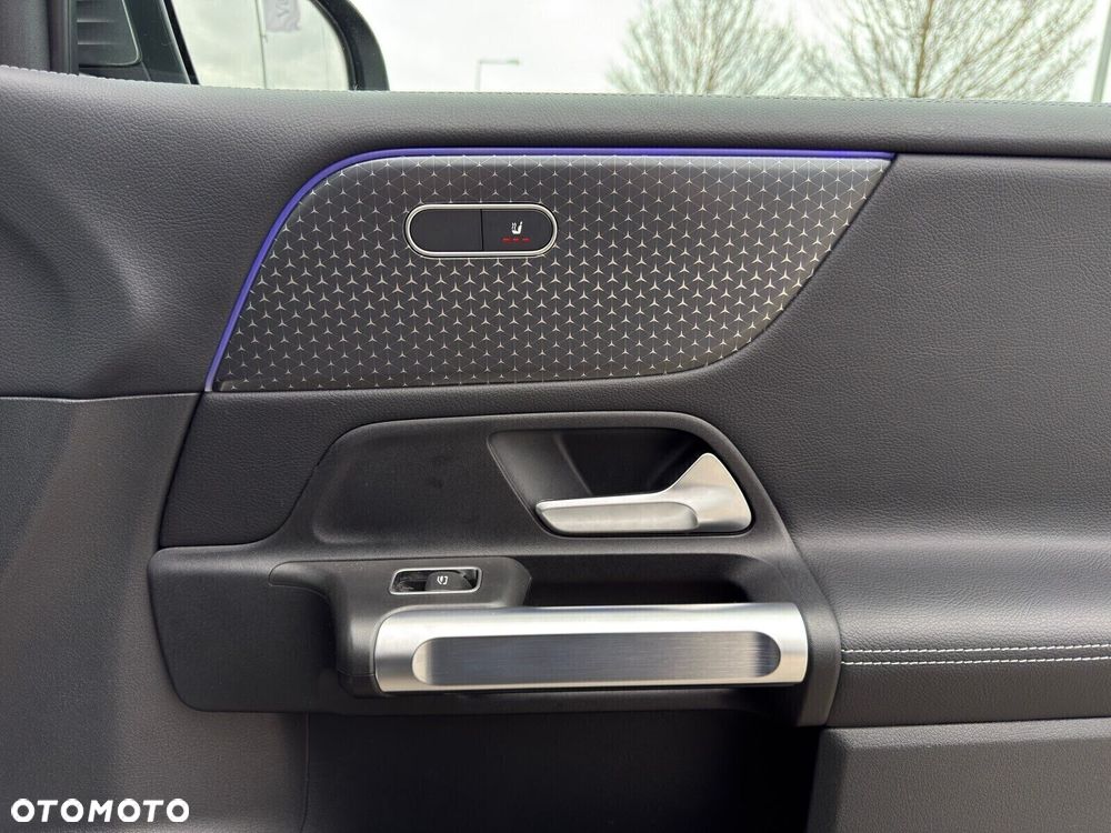 Mercedes-Benz GLB - 28