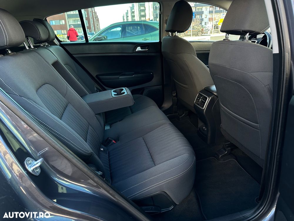 Kia Sportage 1.7 CRDI 2WD ISG Aut. Dream-Team Edition - 30