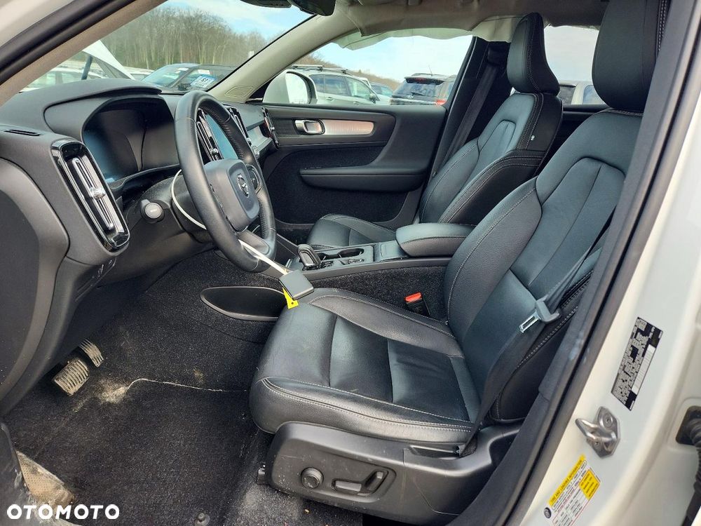 Volvo XC 40 T5 AWD Geartronic Momentum Pro - 8