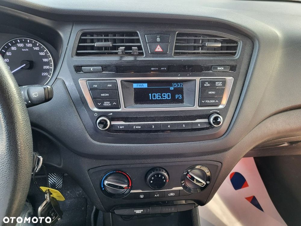 Hyundai i20 - 18