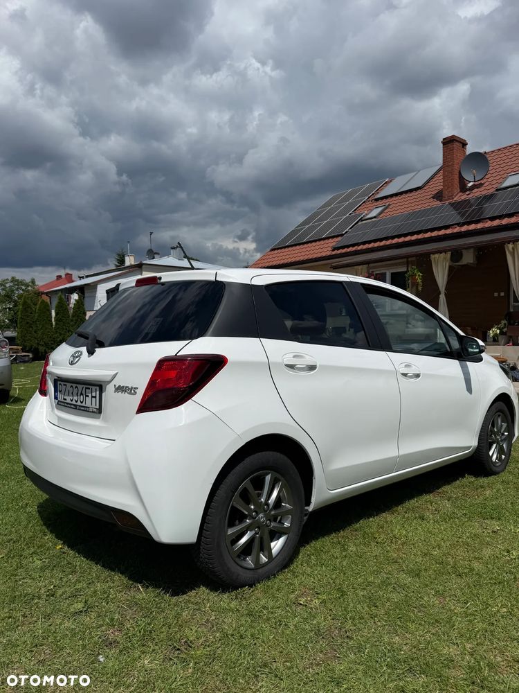 Toyota Yaris 1.0 Active EU6 - 7