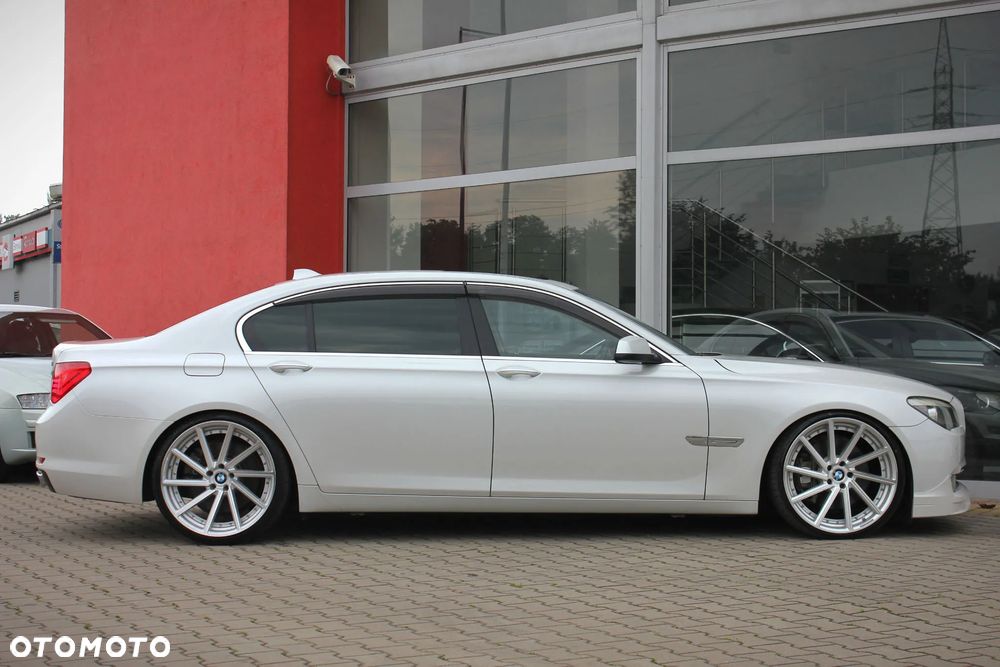 BMW Seria 7 750Li - 6