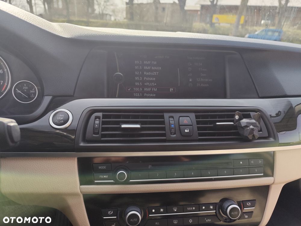 BMW Seria 5 528i - 12