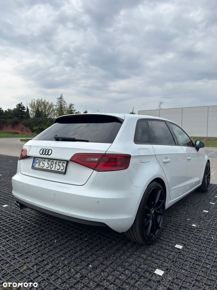 Audi A3 Sportback 2.0 TDI Ambiente - 8