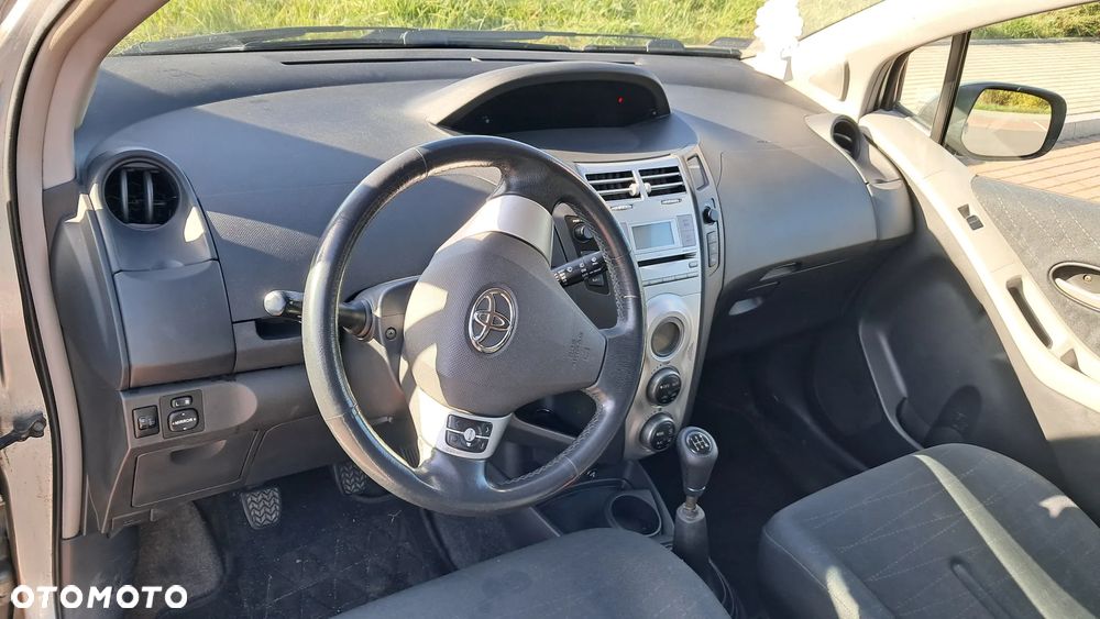 Toyota Yaris - 5