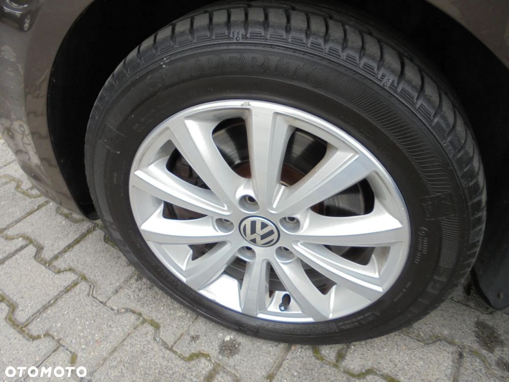 Volkswagen Touran 2.0 TDI DPF BlueMotion Technology DSG Highline - 27