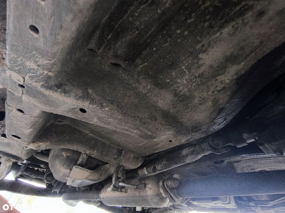 Suzuki Grand Vitara 2.0 Comfort + - 25