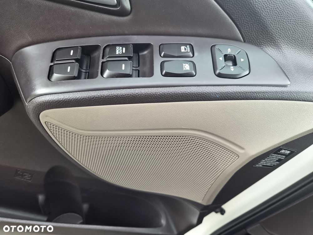 Hyundai ix35 1.7 CRDi Premium 2WD - 16