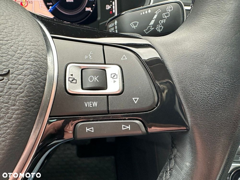 Volkswagen Tiguan - 19