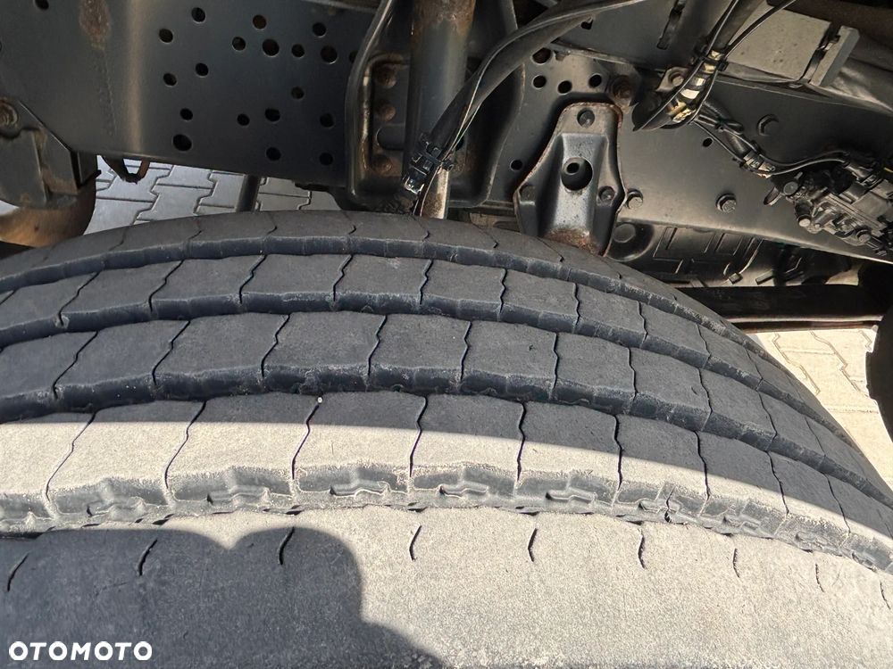 Mercedes-Benz ATEGO 1227 kontener z windą ,  kabina sypialna , webasto, klimatyzacja, niski przebieg , bezwypadkowy. (nie 1224, 1230) - 14