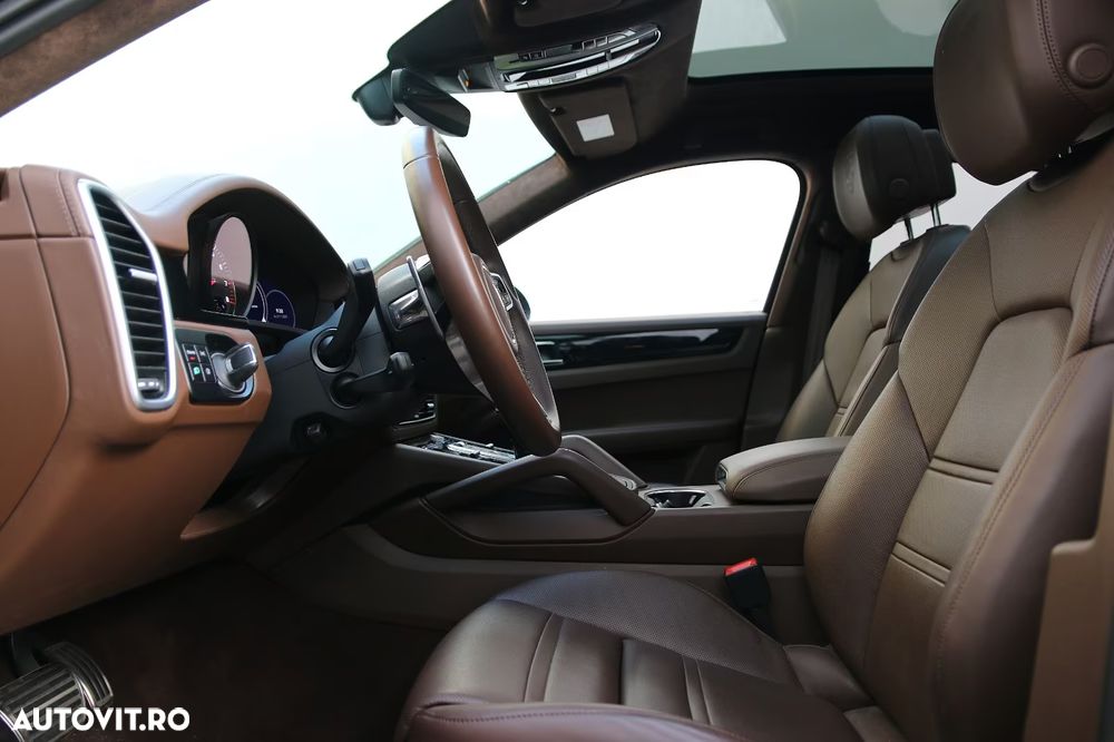 Porsche Cayenne Coupe - 7