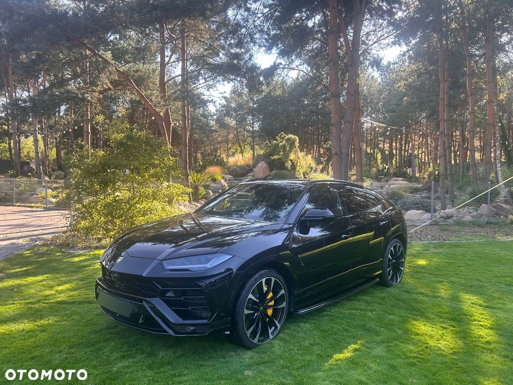 Lamborghini Urus - 1