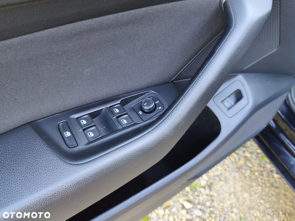 Volkswagen Passat 2.0 TDI (BlueMotion Technology) DSG Comfortline - 31