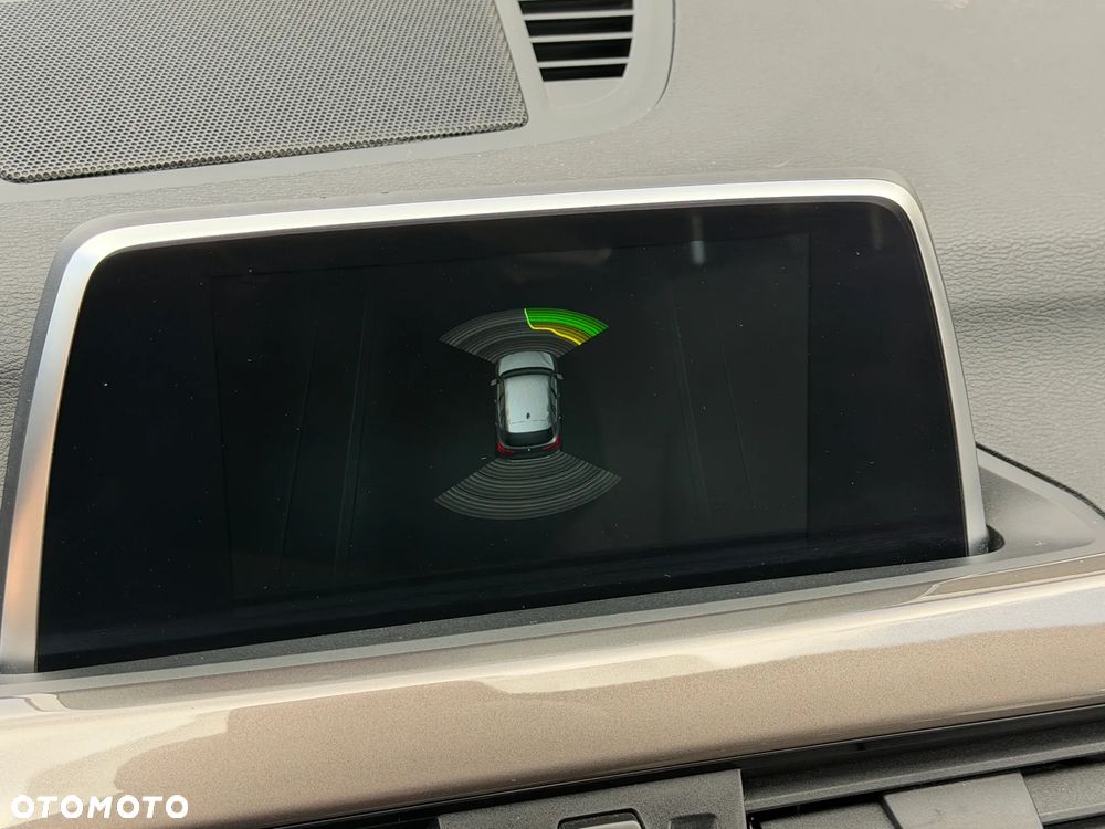 BMW X1 sDrive18i GPF xLine - 17