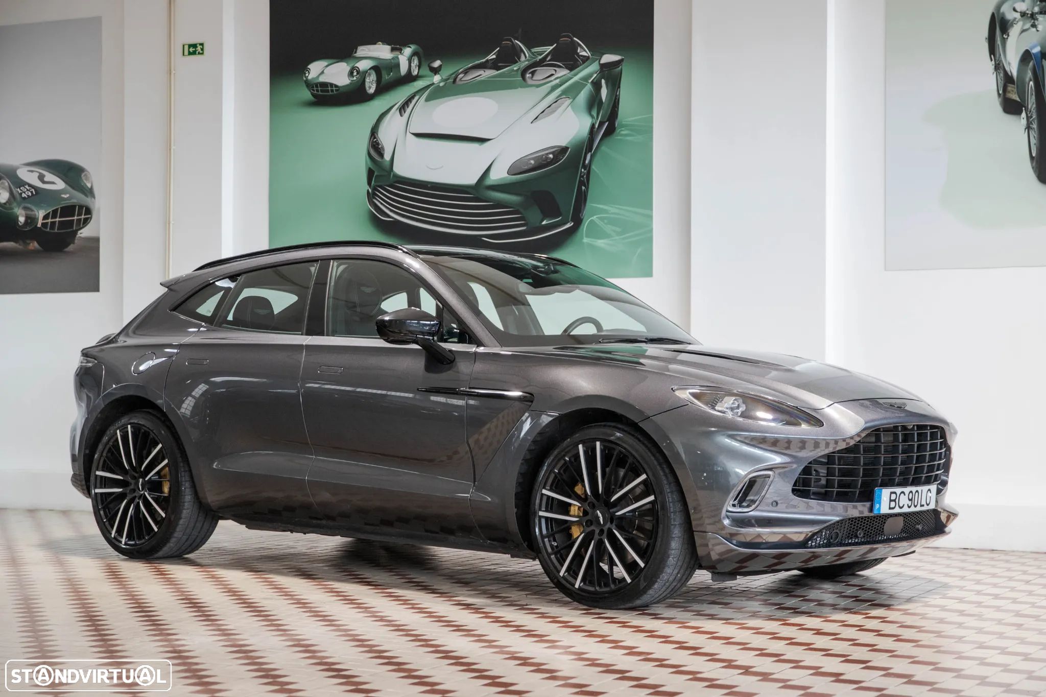 Aston Martin DBX Standard - 1
