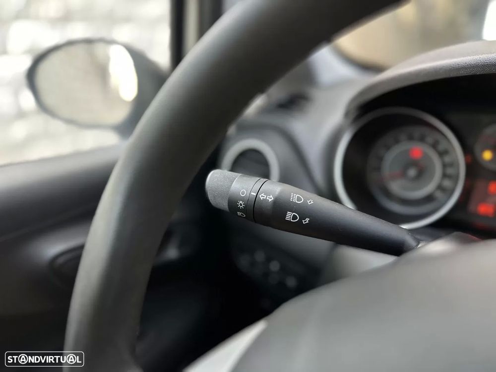 Fiat Punto 1.3 M-Jet Easy S&S - 21