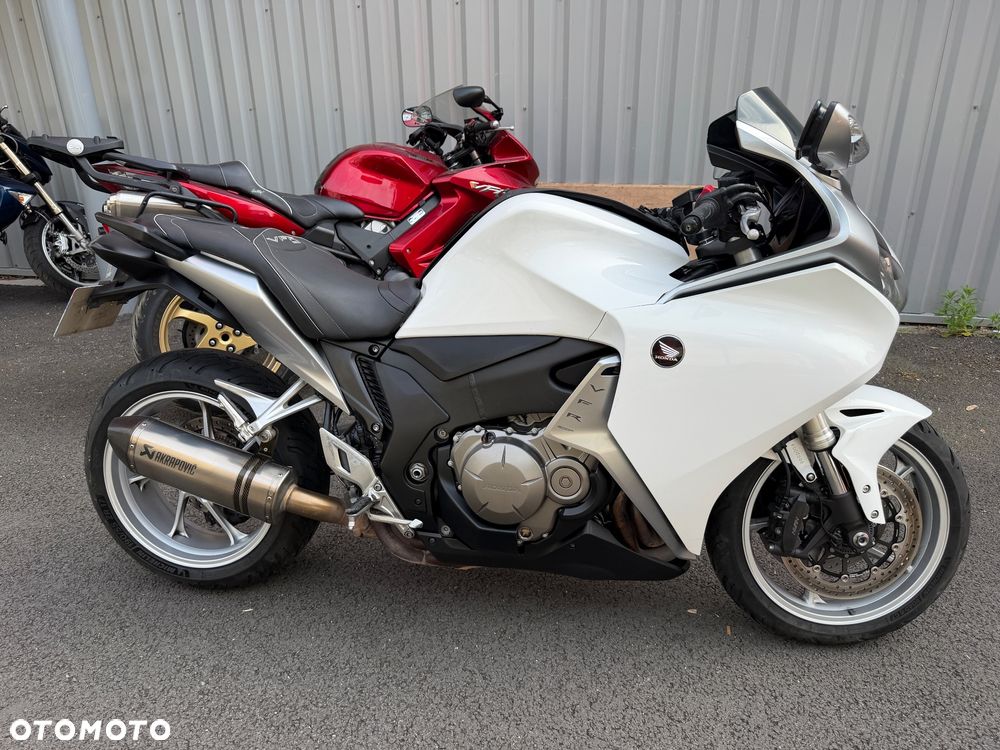 Honda VFR - 21