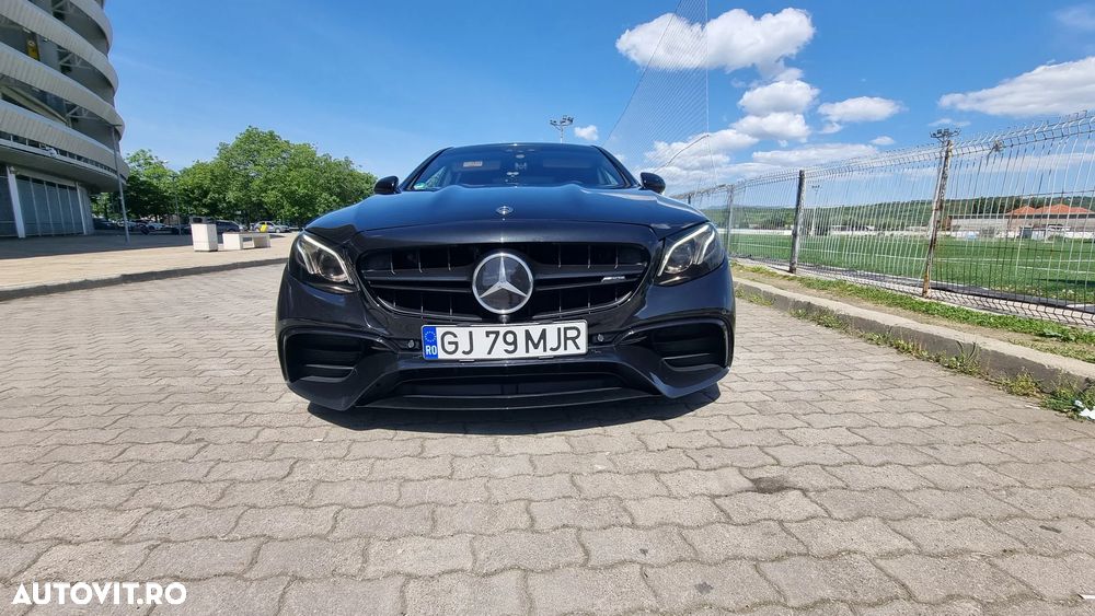 Mercedes-Benz E - 1