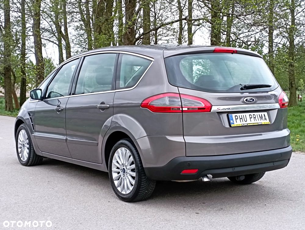 Ford S-Max - 17