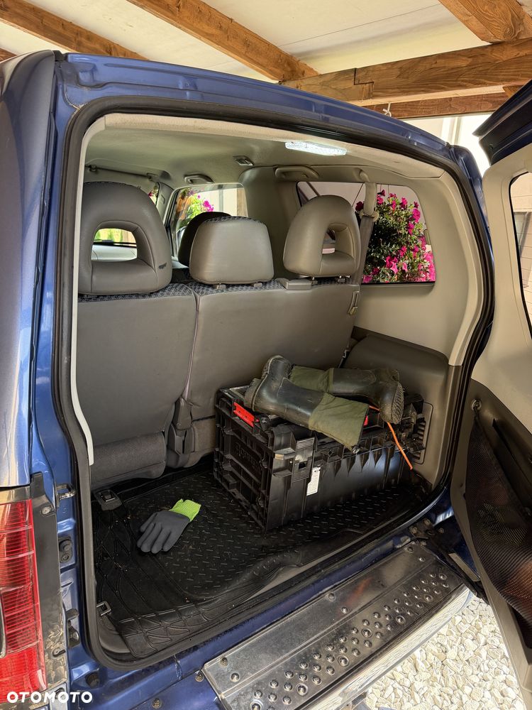 Mitsubishi Pajero - 11
