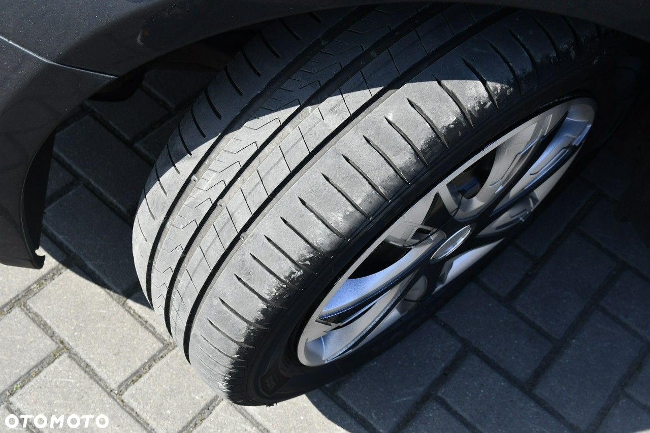 Kia Ceed - 32