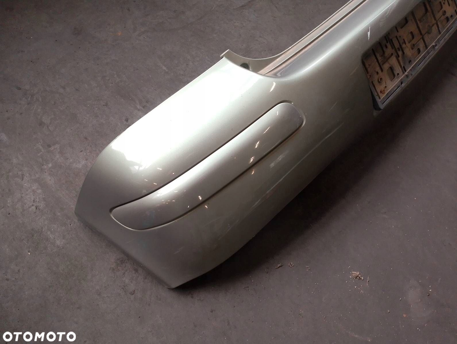 KOMPLETNY TYŁ KLAPA ZDERZAK LAMPA TOYOTA YARIS I (po lifcie) 6S4 - 9
