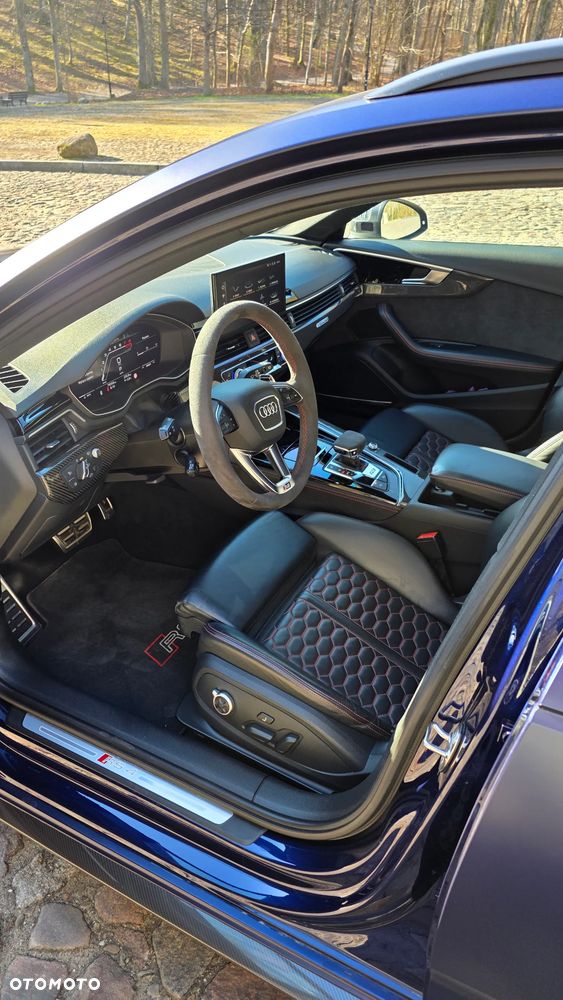 Audi RS4 Avant - 15