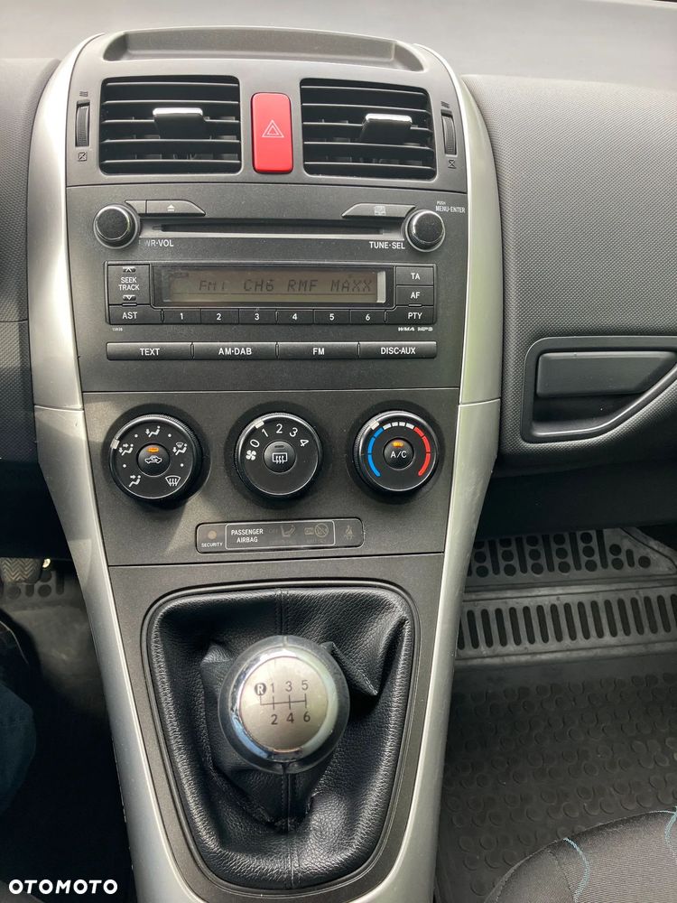 Toyota Auris - 15