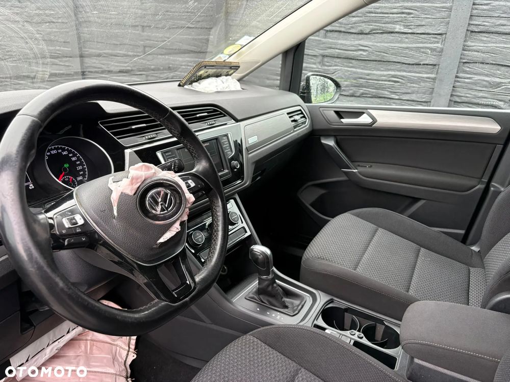 Volkswagen Touran 1.6 TDI SCR BlueMotion Technology DSG Comfortline - 12
