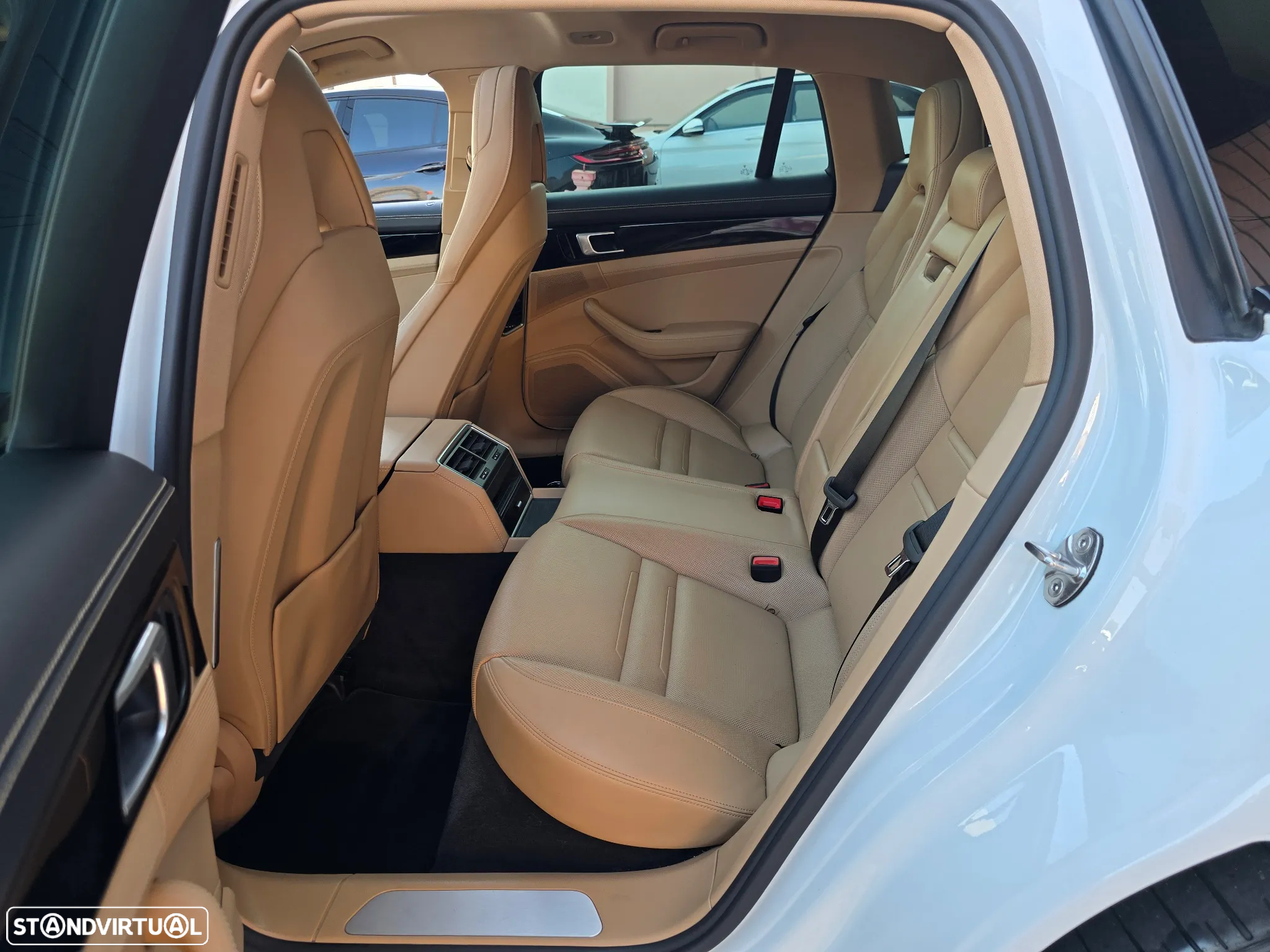 Porsche Panamera Sport Turismo 4 E-Hybrid - 16