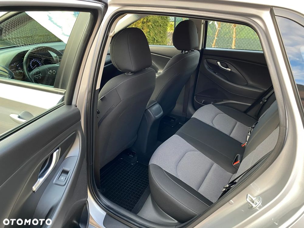 Hyundai i30 1.5 DPI Classic + - 34