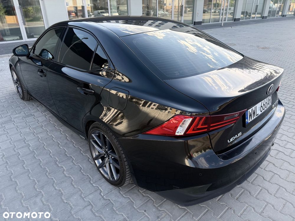 Lexus IS - 3