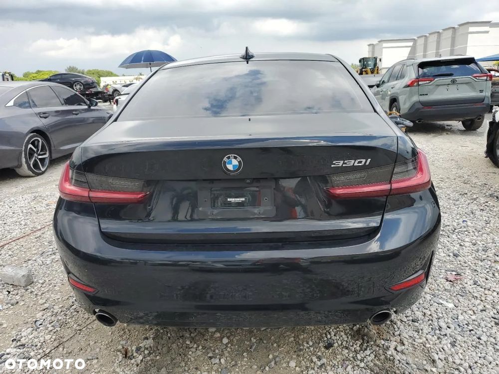 BMW Seria 3 330i - 6