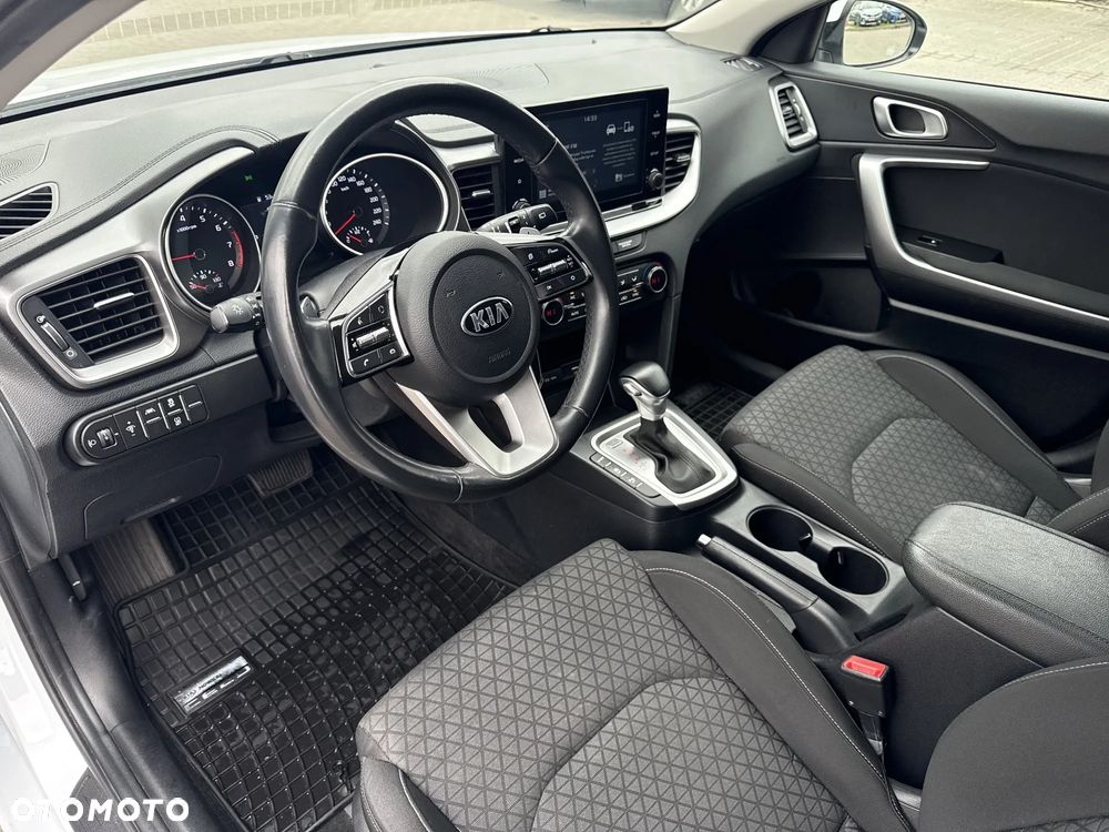 Kia Ceed 1.5 T-GDI M DCT - 9