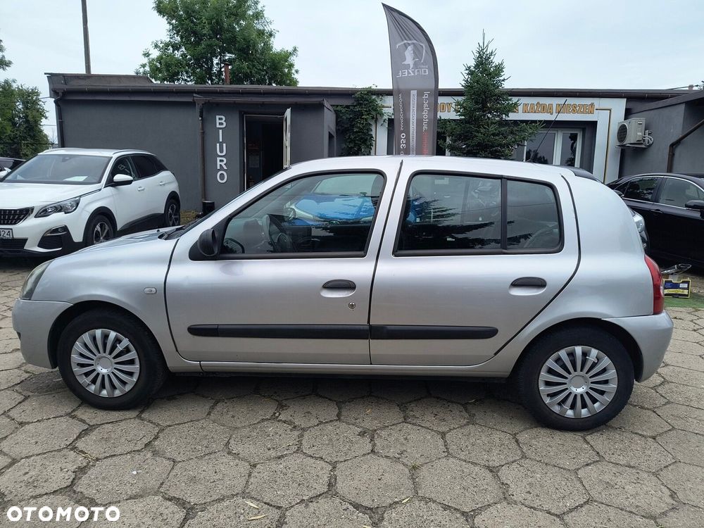 Renault Clio - 8