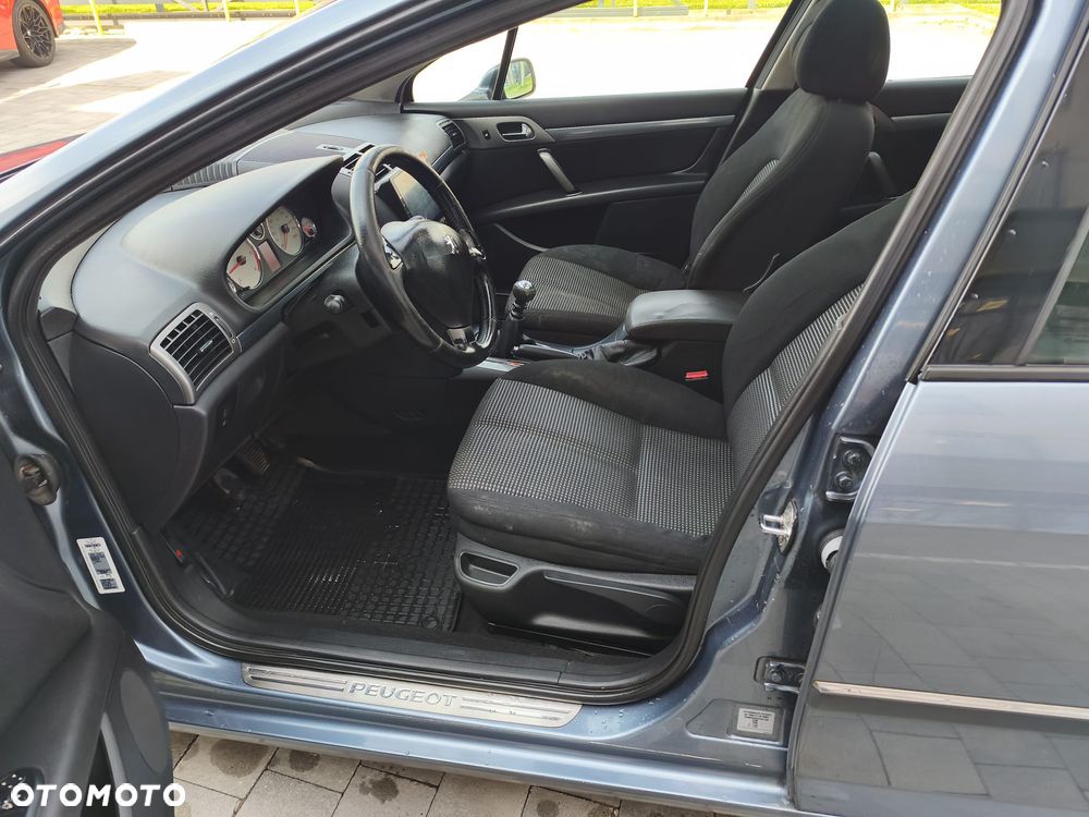 Peugeot 407 - 14