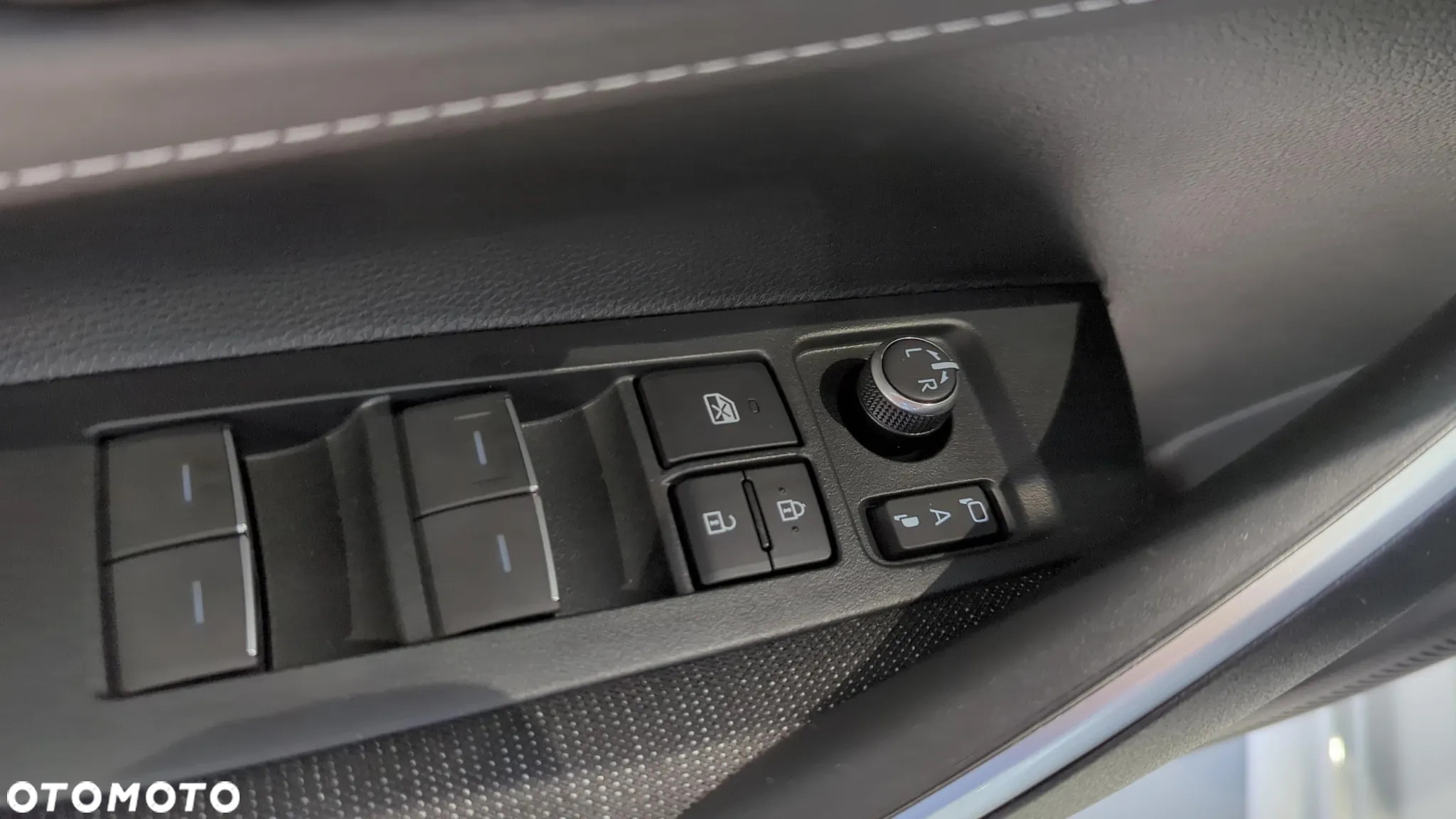 Suzuki Swace 1.8 Hybrid Premium Plus CVT - 32