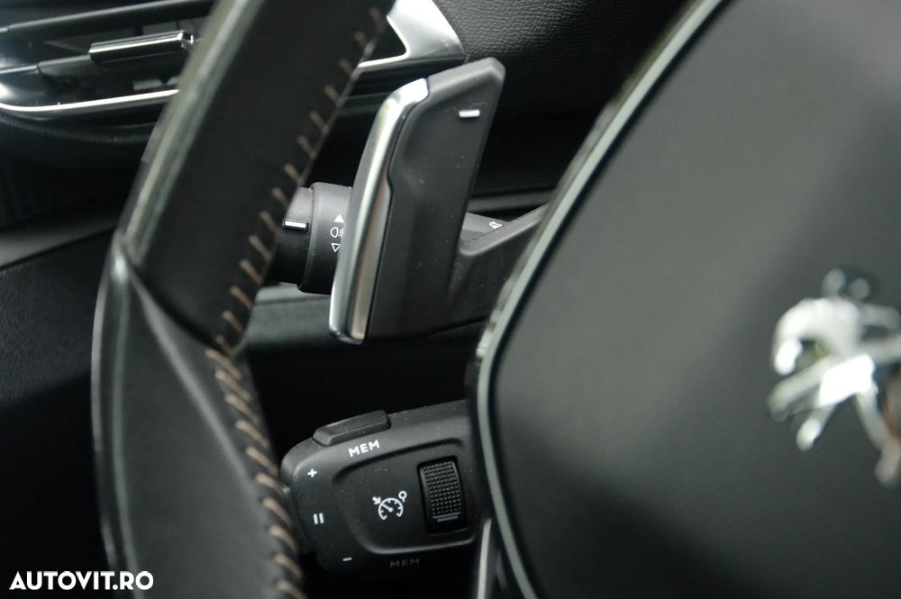 Peugeot 3008 1.5 BlueHDI 130 EAT8 Allure Pack - 32
