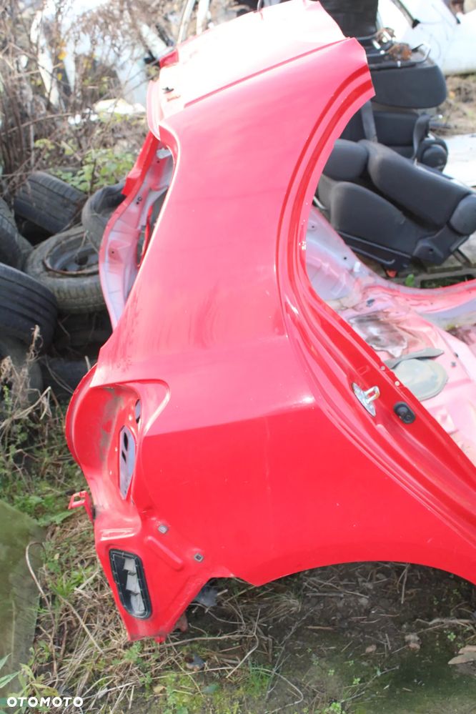 Ćwiartka błotnik prawy  tył yaris II 5drzwiowy - 2