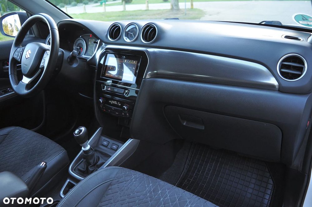 Suzuki Vitara 1.4 Boosterjet Elegance 2WD - 24