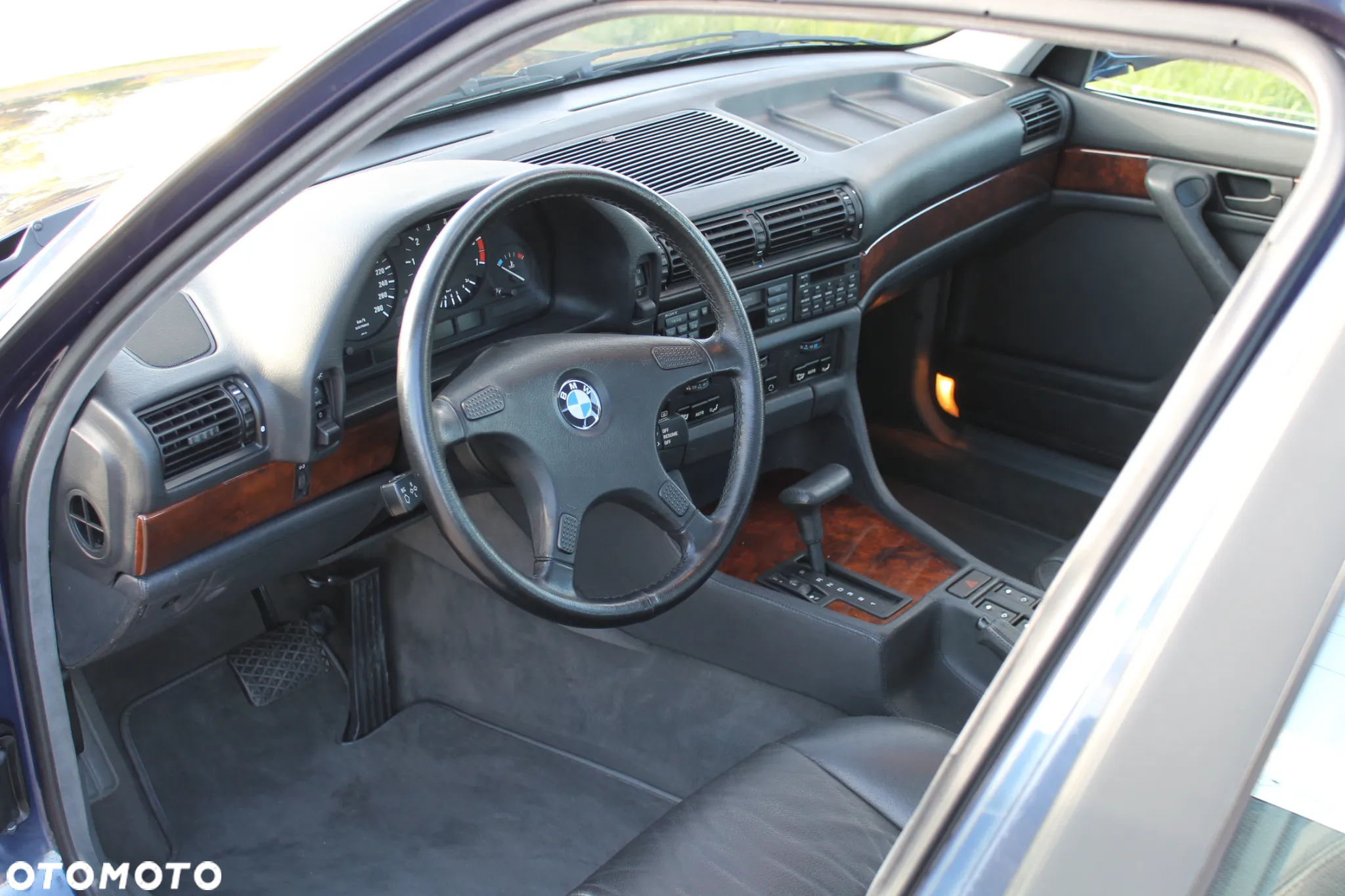 BMW Seria 7 750iL - 10