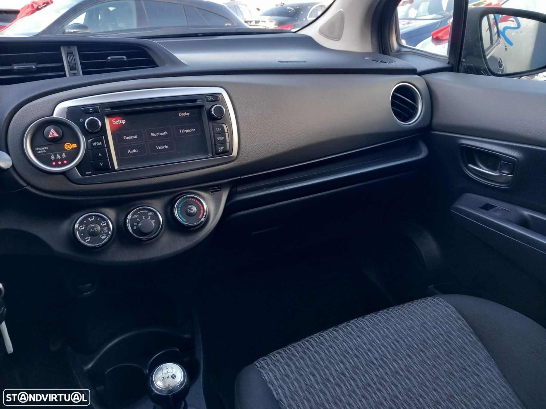 Toyota Yaris 1.0 VVT-i Comfort+P.Style +Navi - 13
