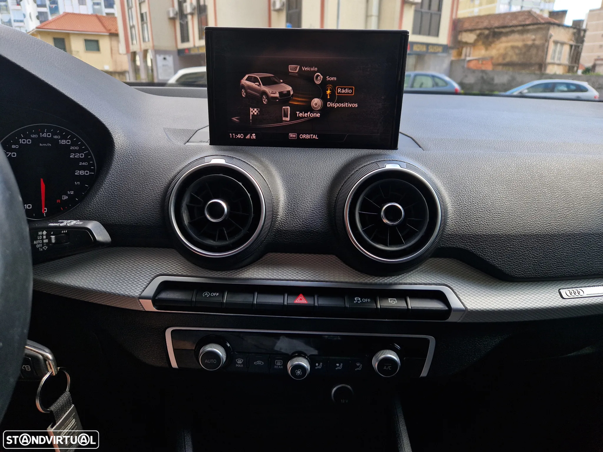 Audi Q2 30 TFSI - 10