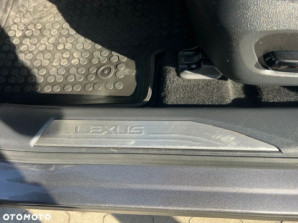 Lexus RX - 11