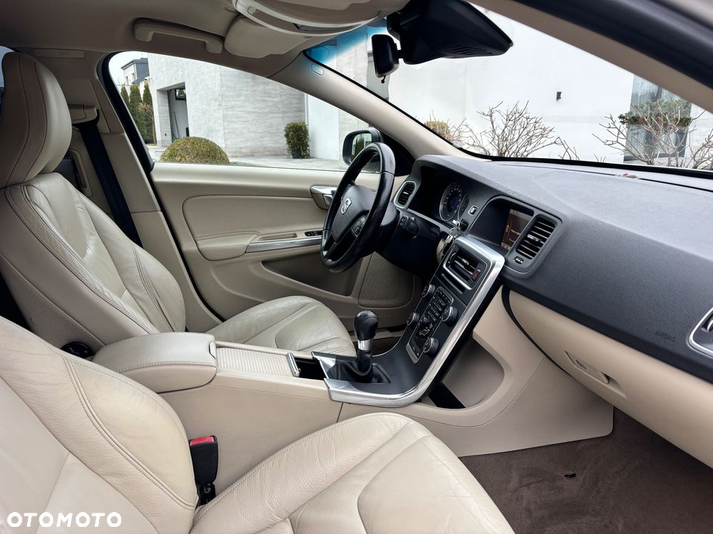 Volvo V60 DRIVe - 20