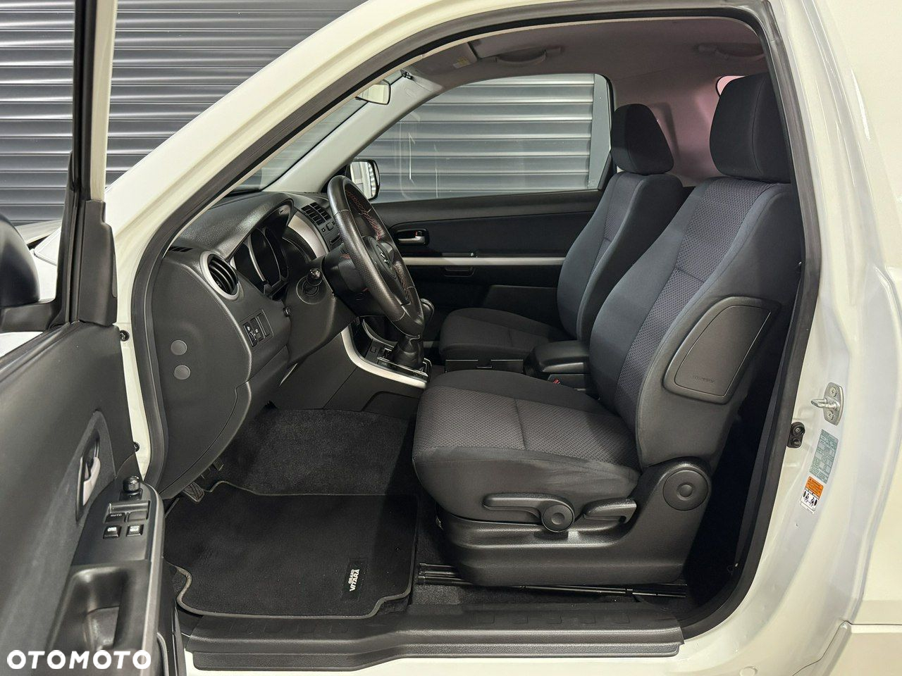 Suzuki Grand Vitara 2.4 Premium - 12