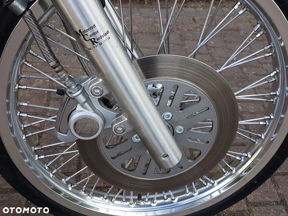 Suzuki Intruder - 11